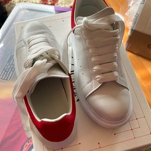Alexander McQueen KIDS - Size 33